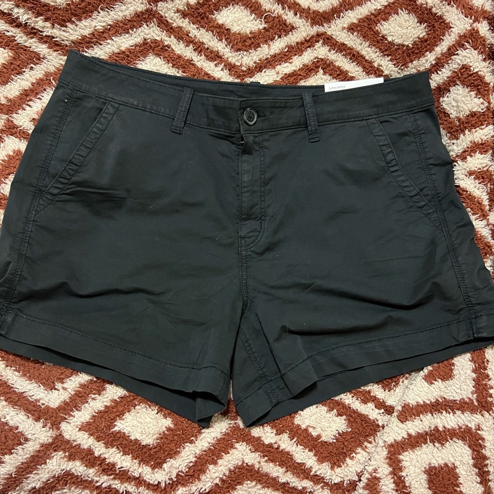 NWT black khaki AE shorts
